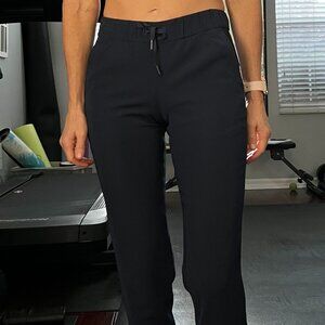 Lululemon On the Fly Jogger, Size 6, True Navy
